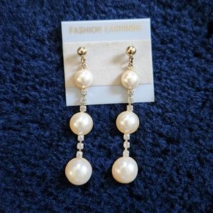Gold/pearl 3" drop earrings